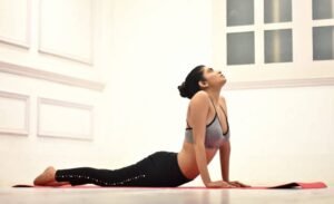 Postura de la Cobra (Cobra Pose)