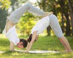 Posturas de Yoga Para Dos Personas images